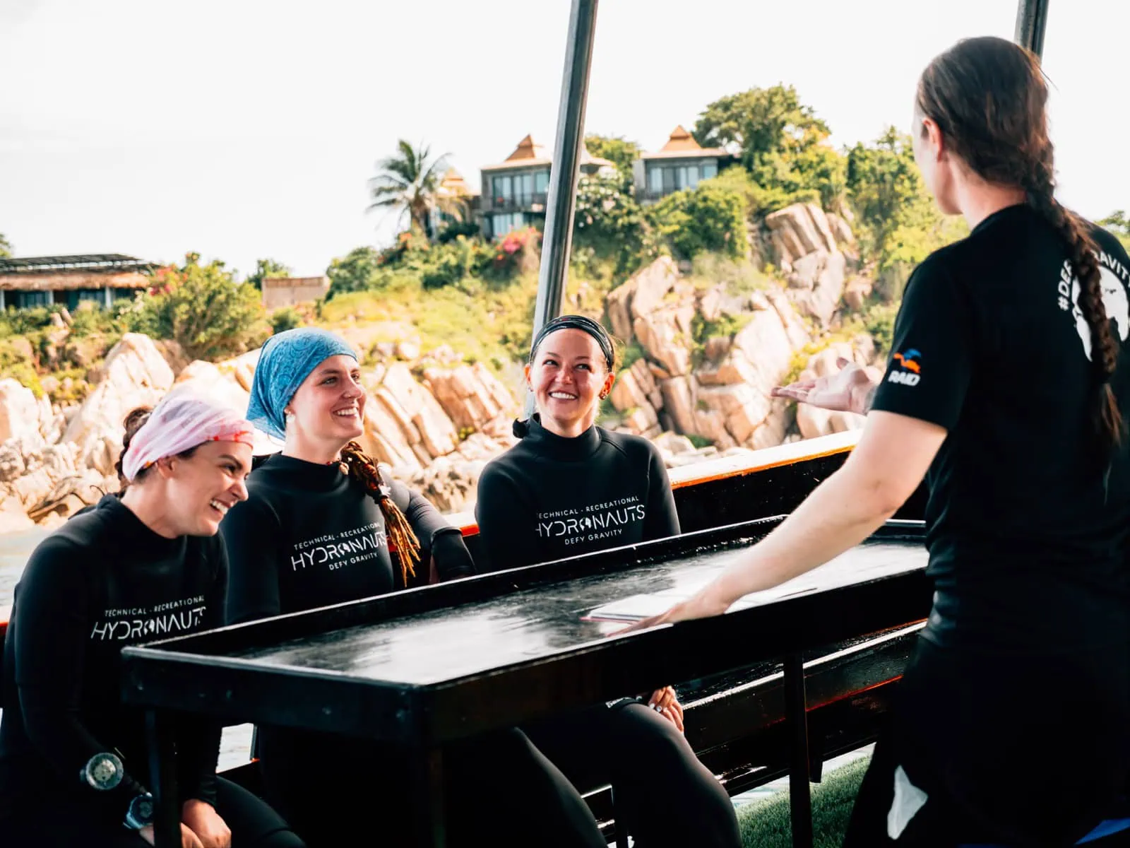 Fun diving boat briefing koh tao