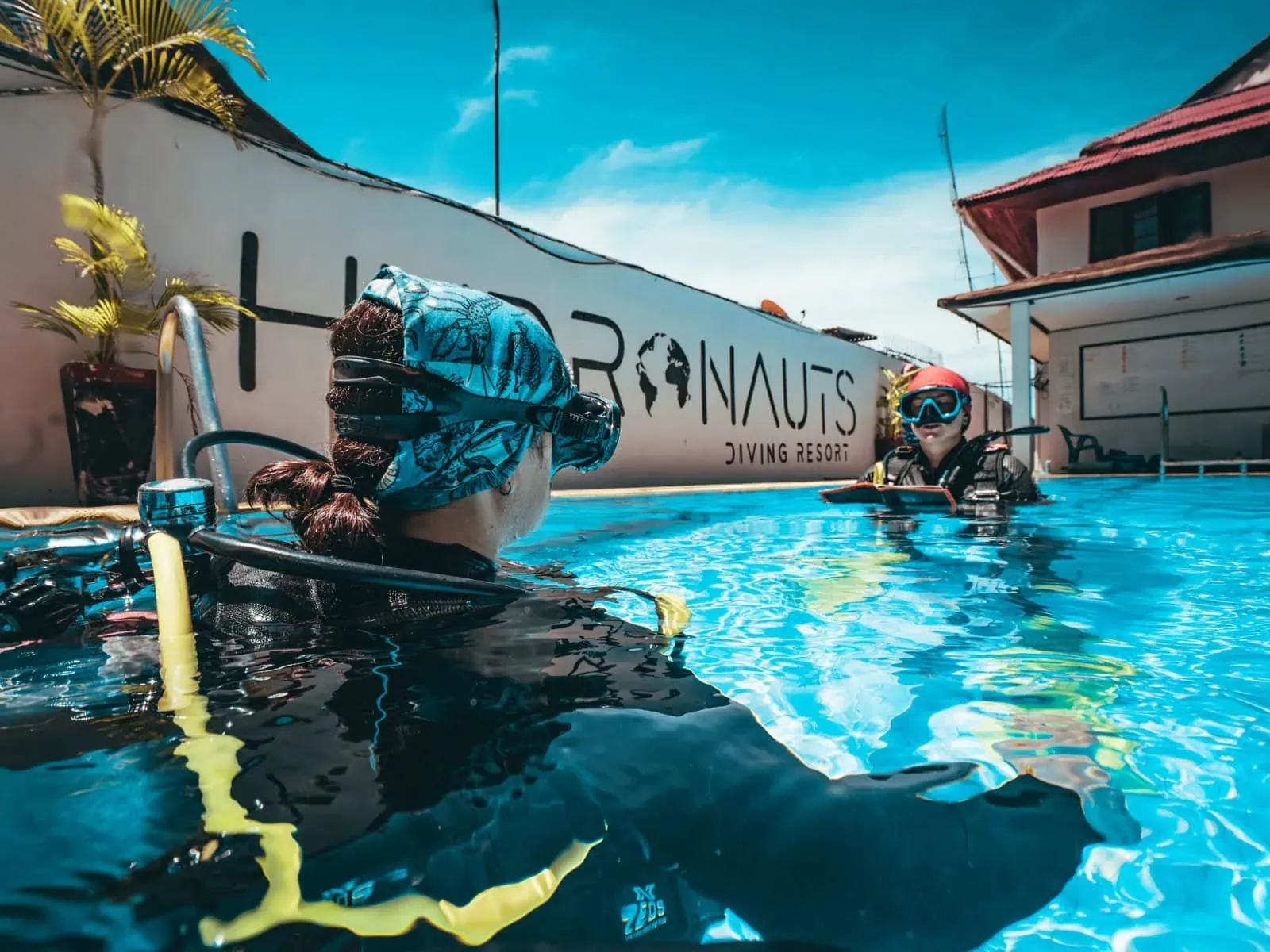 Scuba refresher pool training koh tao